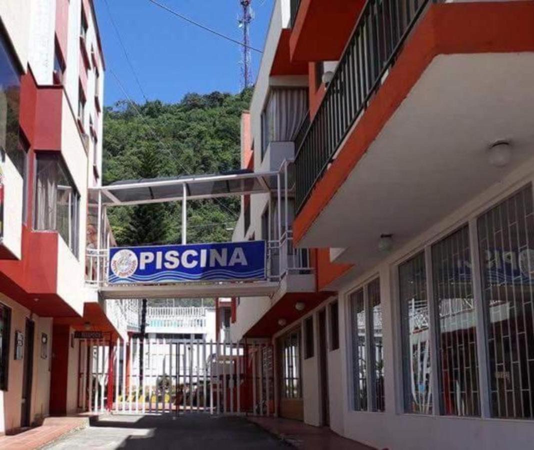 Hotel Emperador Barbosa  Kültér fotó
