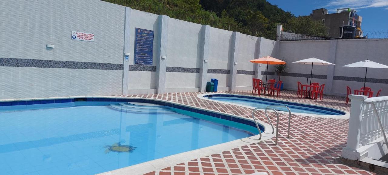 Hotel Emperador Barbosa  Kültér fotó