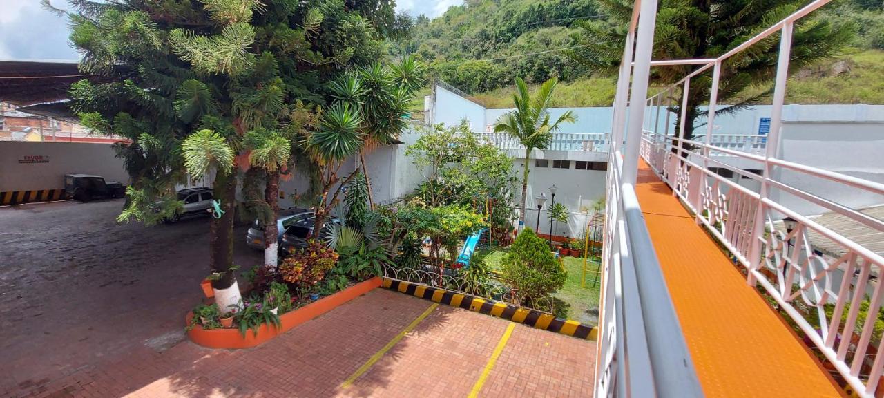 Hotel Emperador Barbosa  Kültér fotó