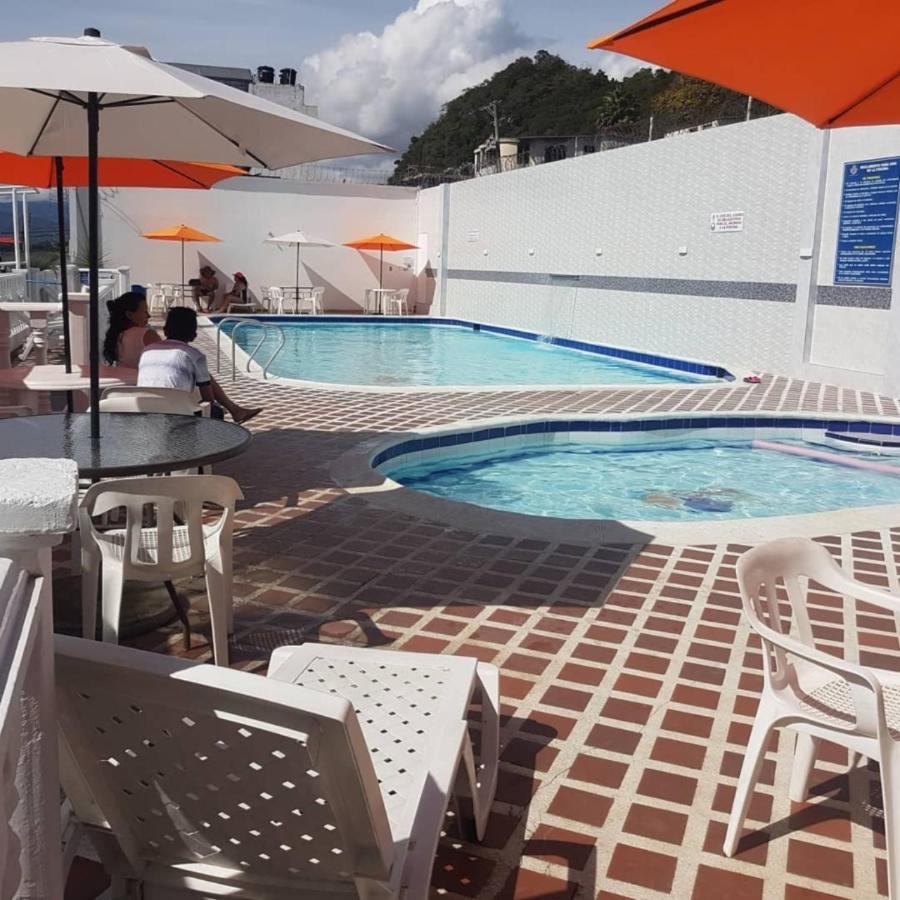 Hotel Emperador Barbosa  Kültér fotó